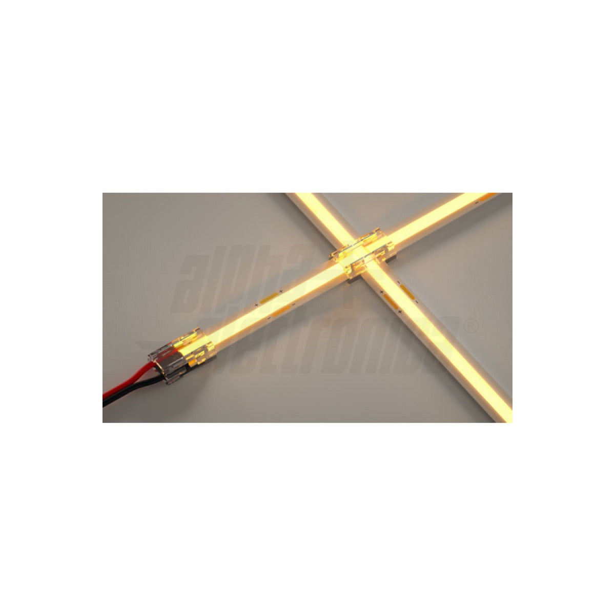 esempio di connessione con striscia led accesa a croce